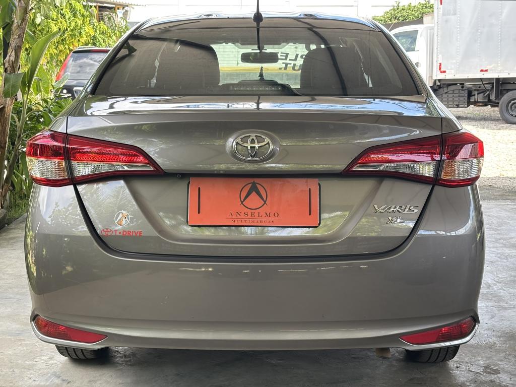 TOYOTA Yaris Sedan - Foto