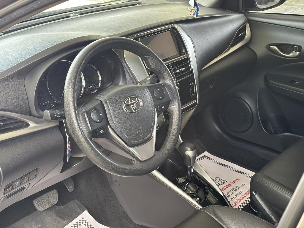 TOYOTA Yaris Sedan - Foto