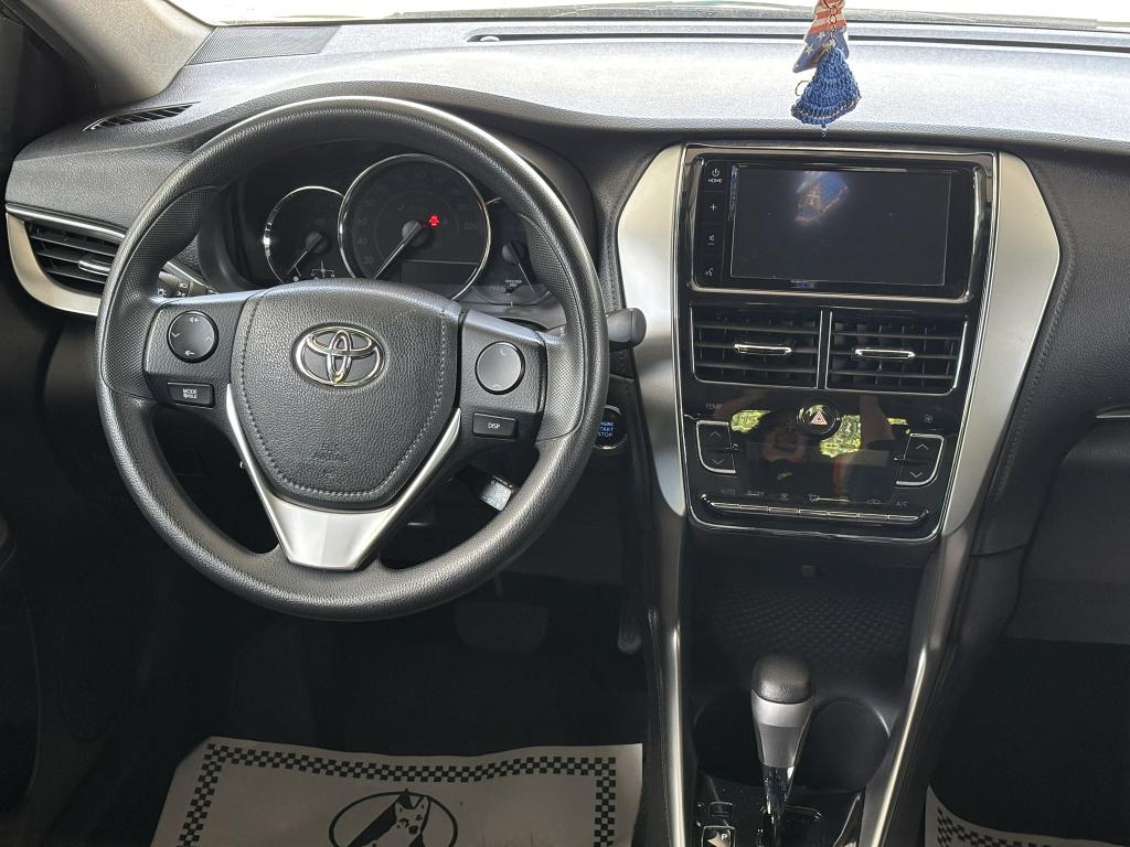 TOYOTA Yaris Sedan - Foto