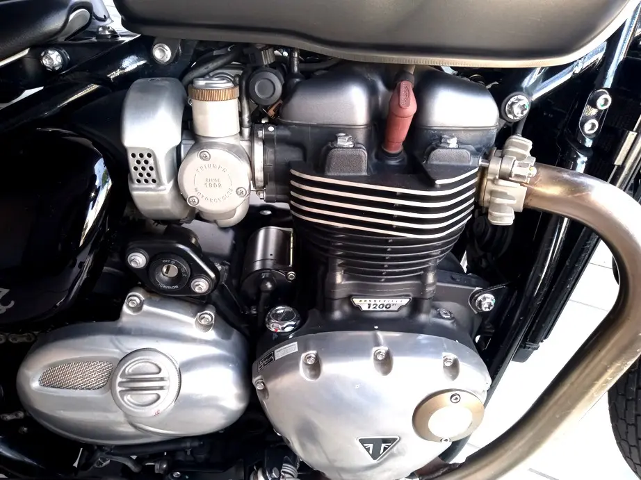 TRIUMPH Bobber 1200 - Foto