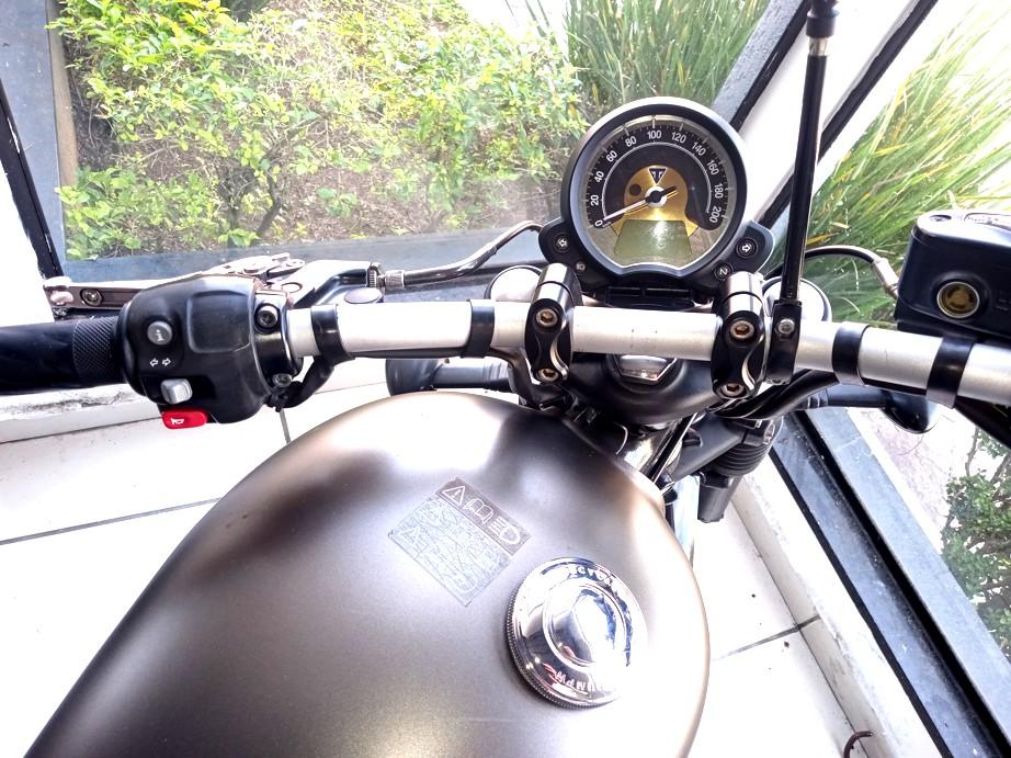 TRIUMPH Bobber 1200 - Foto