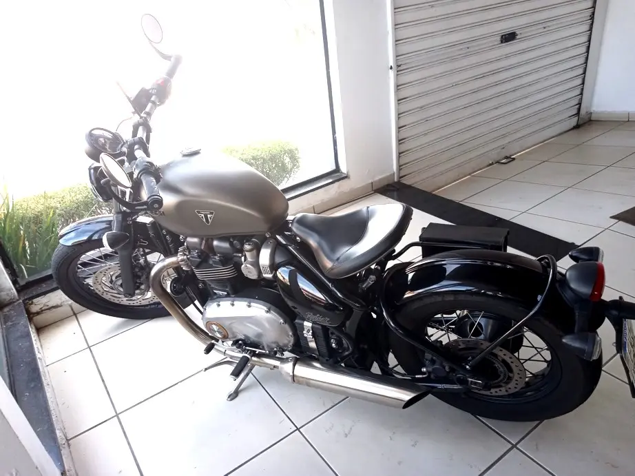 TRIUMPH Bobber 1200 - Foto