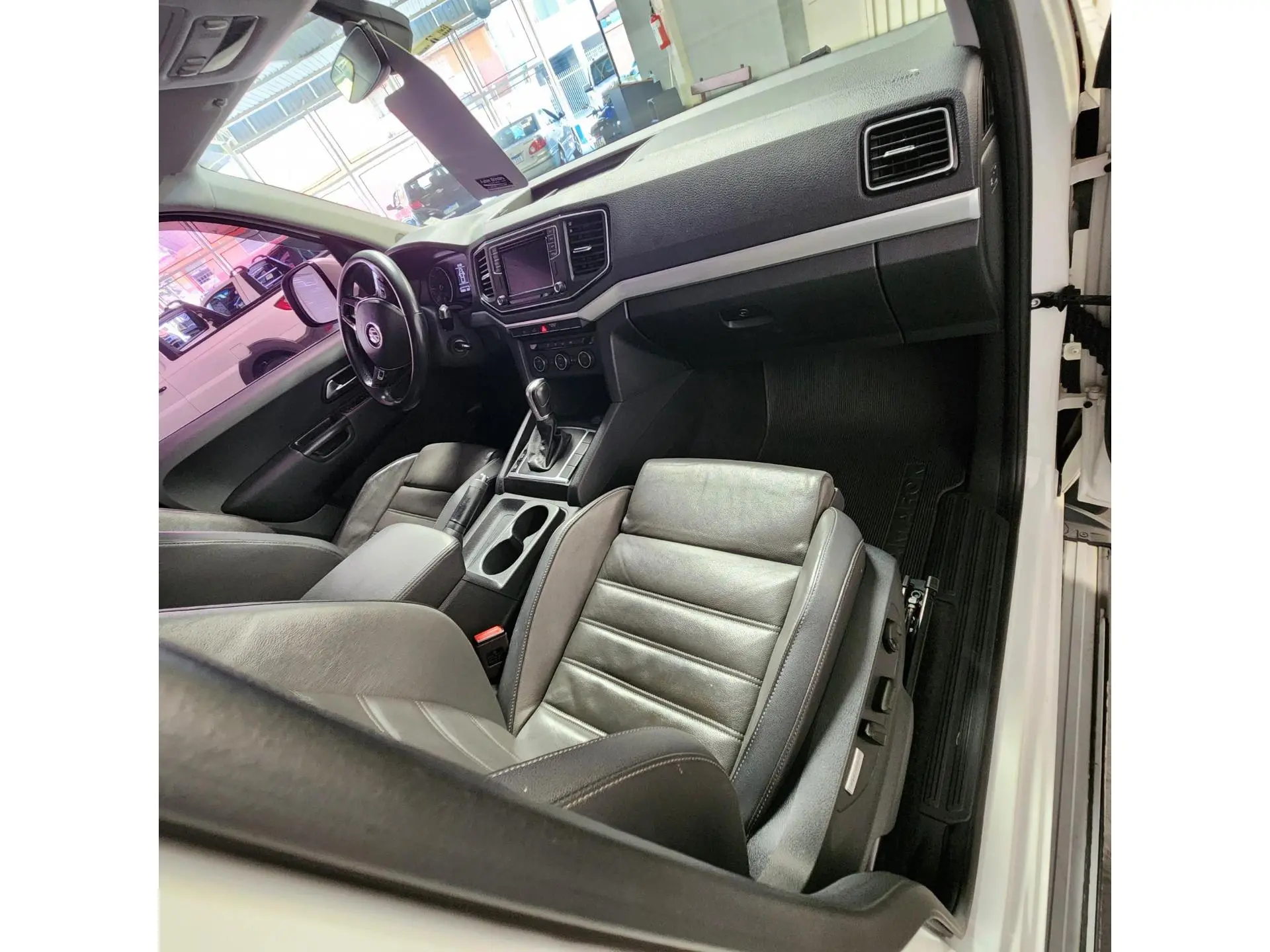 VOLKSWAGEN Amarok - Foto