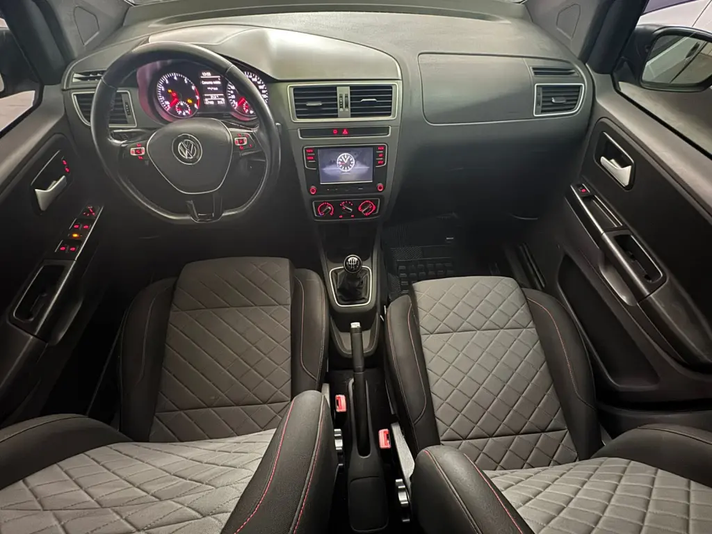 VOLKSWAGEN Fox - Foto