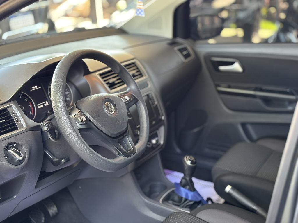 VOLKSWAGEN Fox - Foto