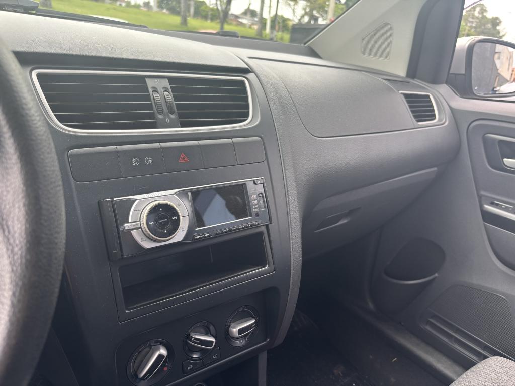 VOLKSWAGEN Fox - Foto