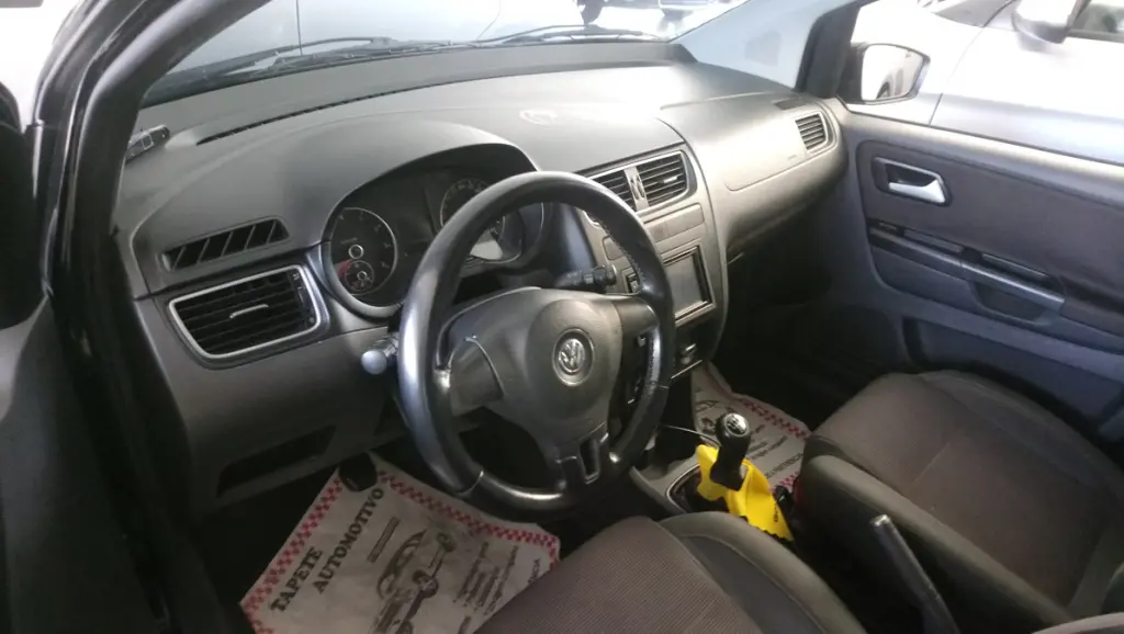 VOLKSWAGEN Fox - Foto