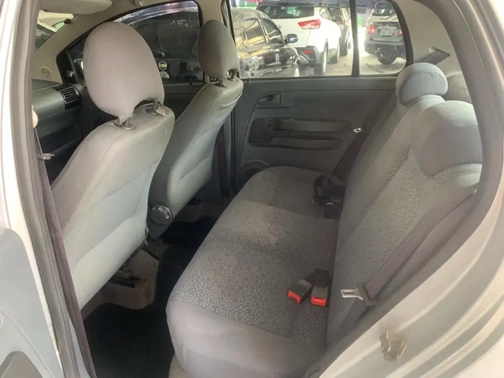 VOLKSWAGEN Fox - Foto