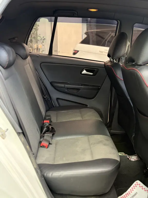 VOLKSWAGEN Fox - Foto