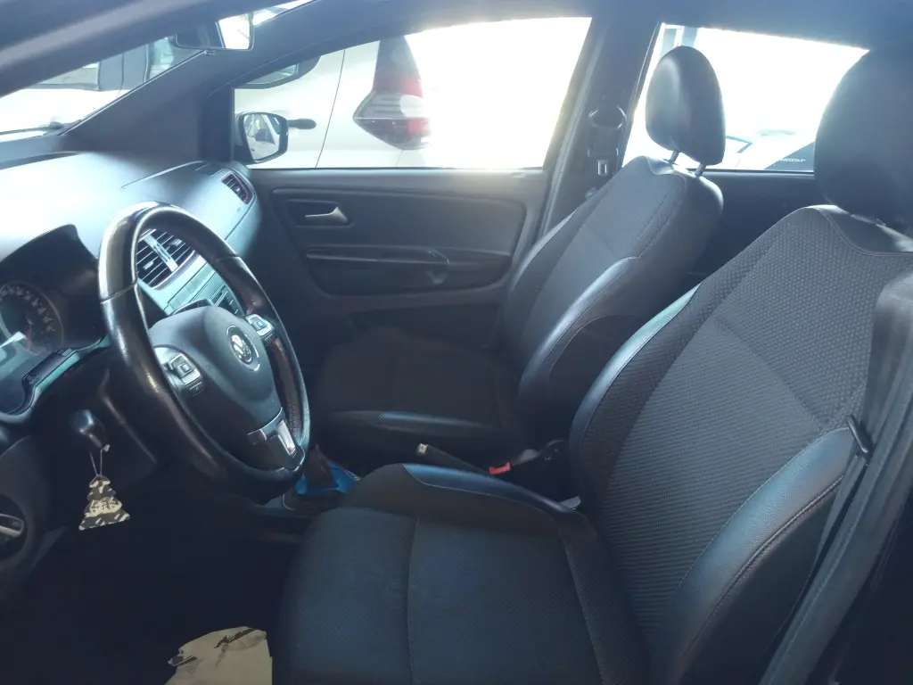 VOLKSWAGEN Fox - Foto