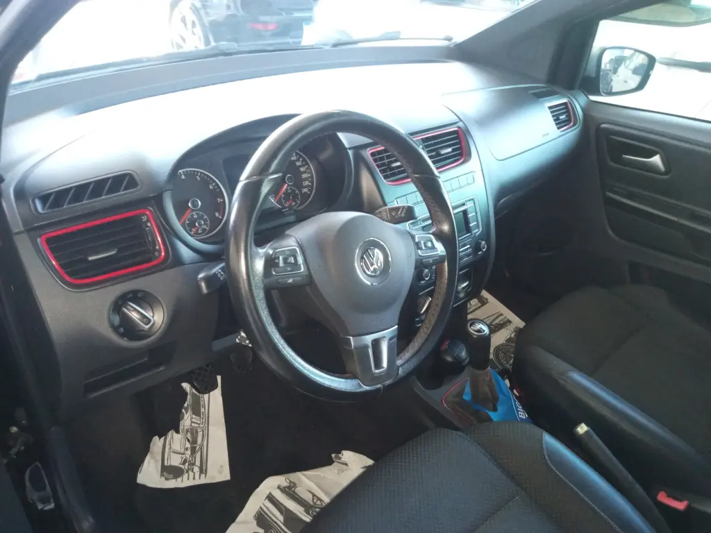 VOLKSWAGEN Fox - Foto