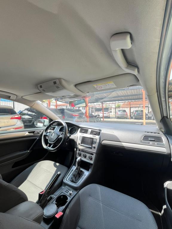 VOLKSWAGEN Golf - Foto