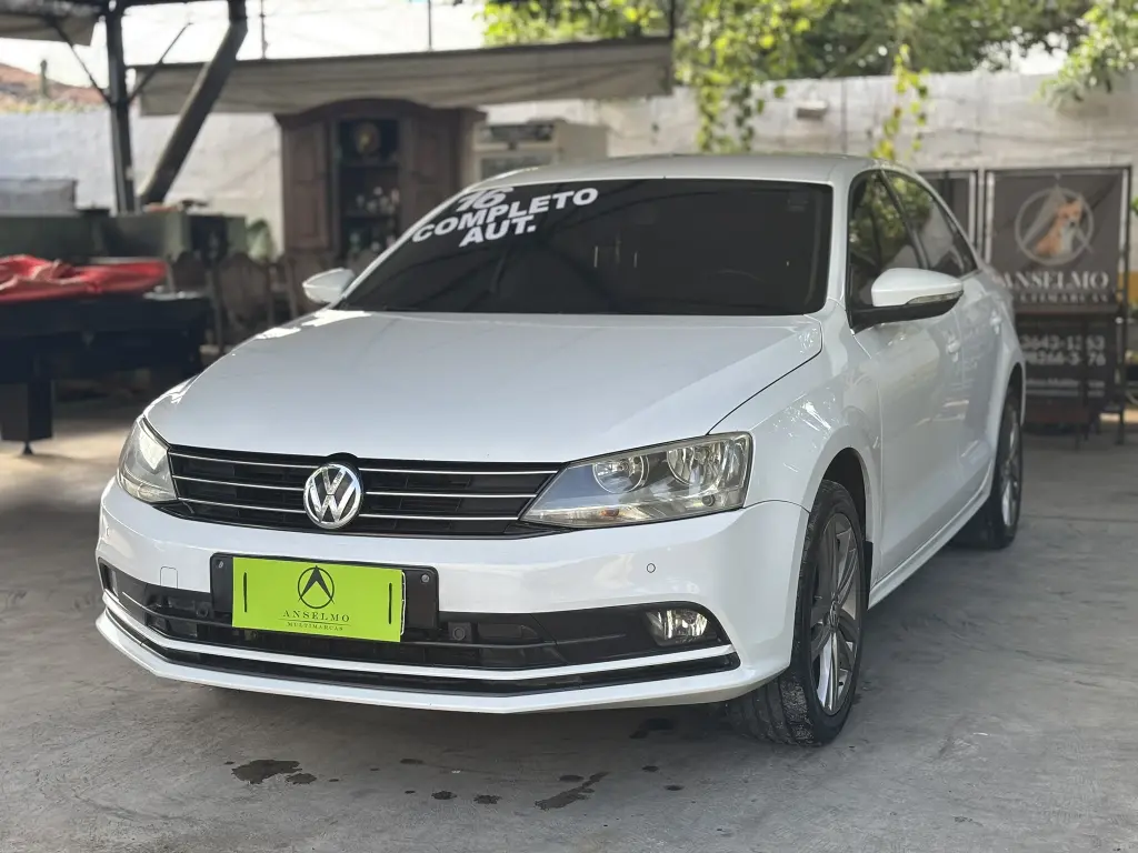 VOLKSWAGEN Jetta - Foto