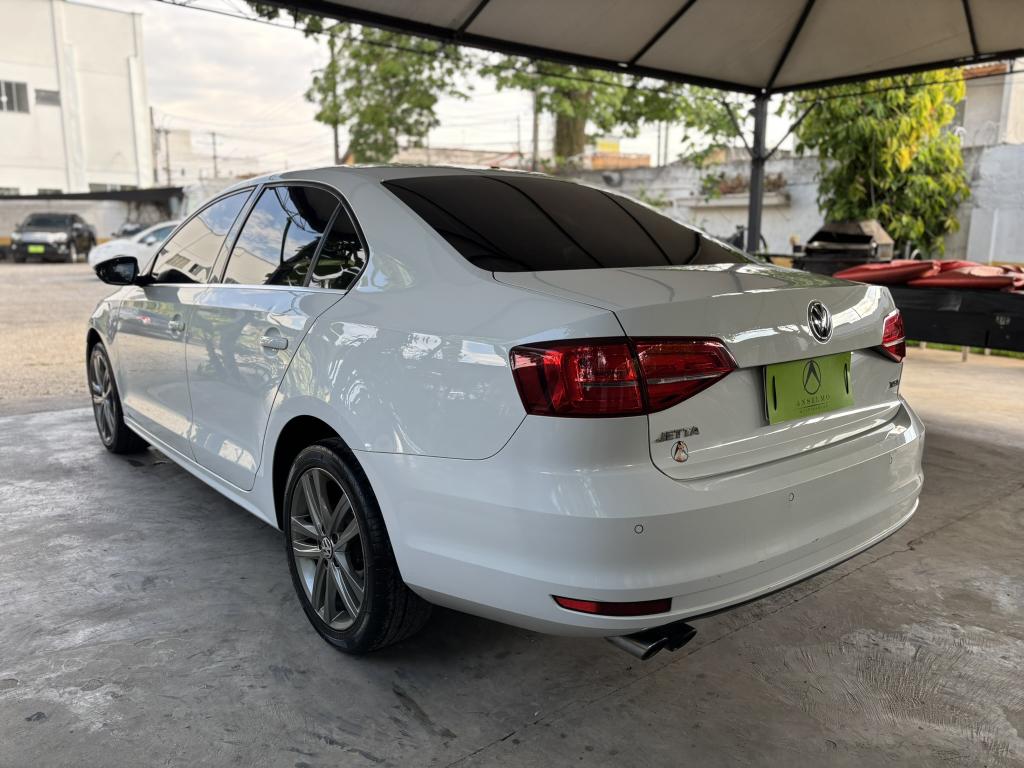 VOLKSWAGEN Jetta - Foto