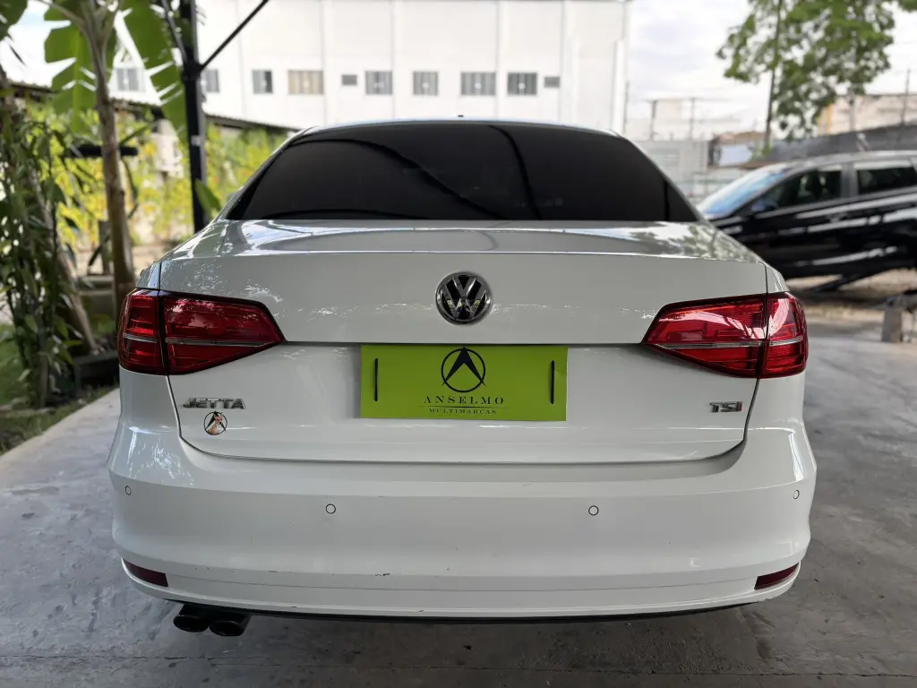VOLKSWAGEN Jetta - Foto