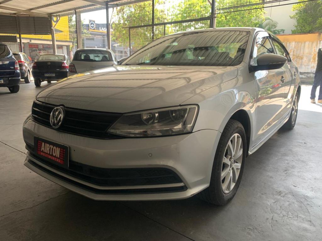 VOLKSWAGEN Jetta - Foto