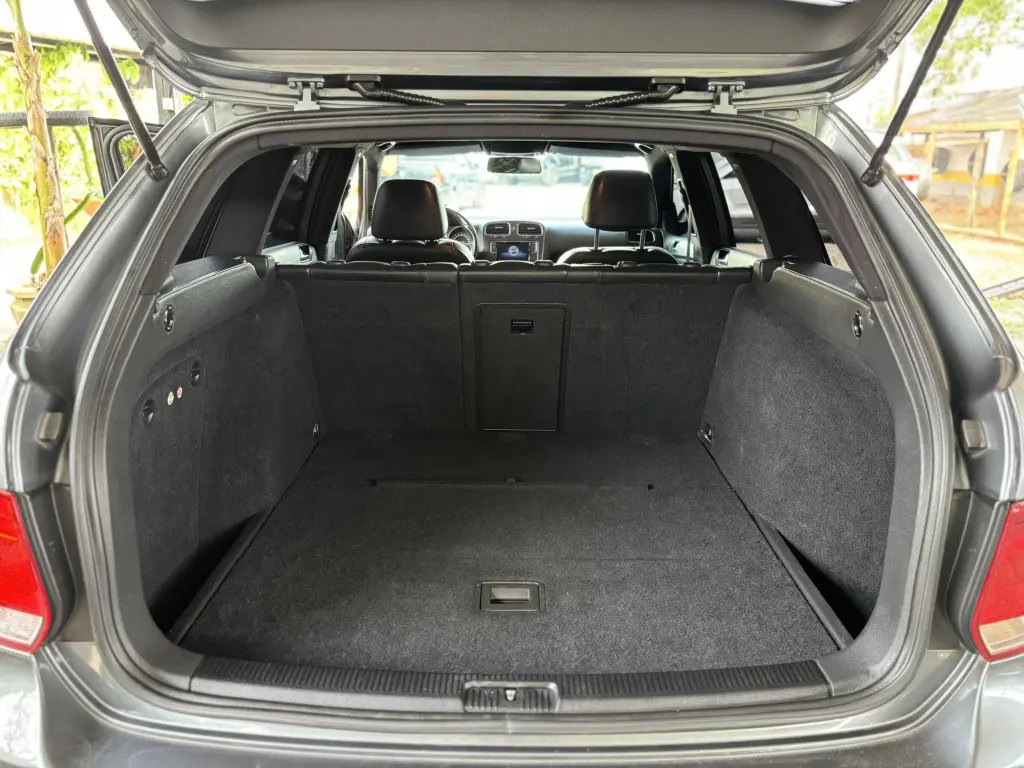 VOLKSWAGEN Jetta Variant - Foto