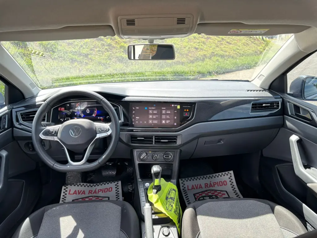 VOLKSWAGEN Polo Hatch - Foto