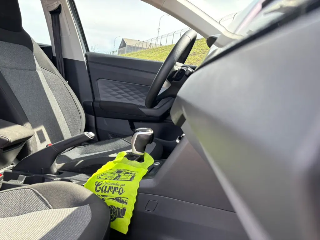 VOLKSWAGEN Polo Hatch - Foto