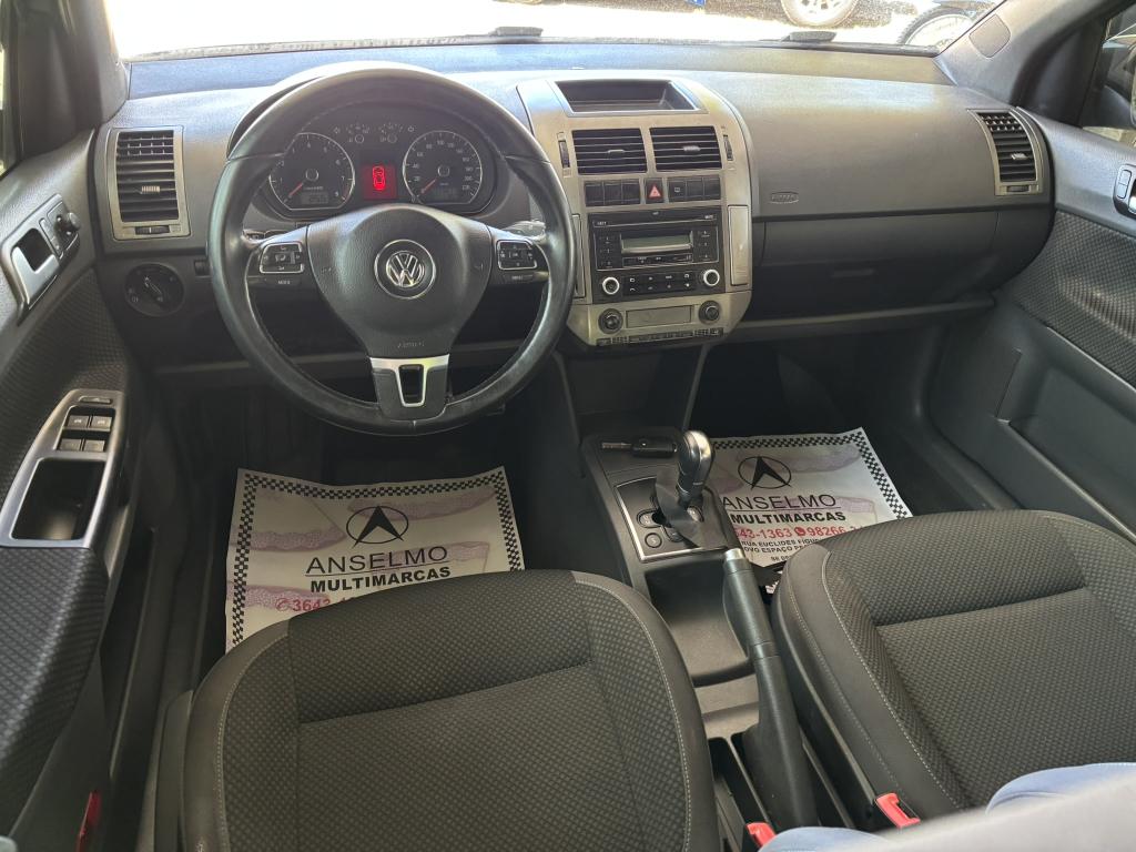 VOLKSWAGEN Polo Hatch - Foto