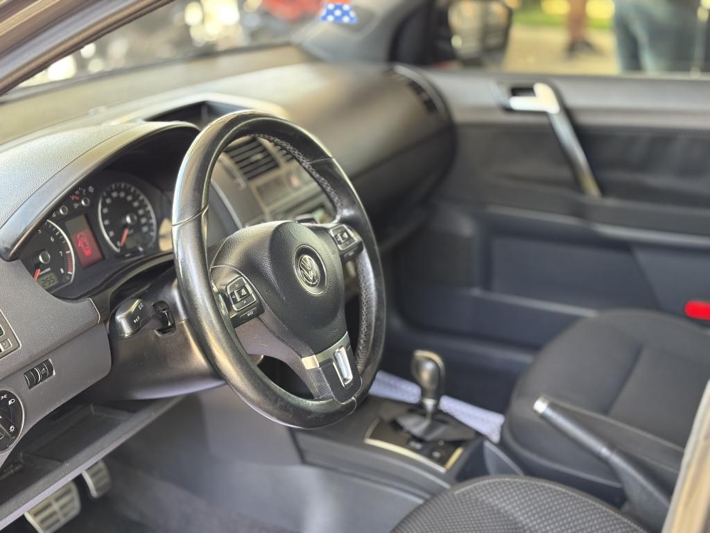 VOLKSWAGEN Polo Hatch - Foto