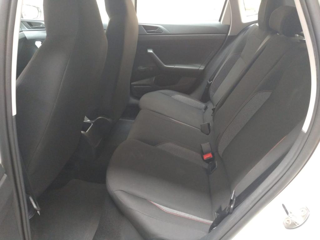 VOLKSWAGEN Polo Hatch - Foto
