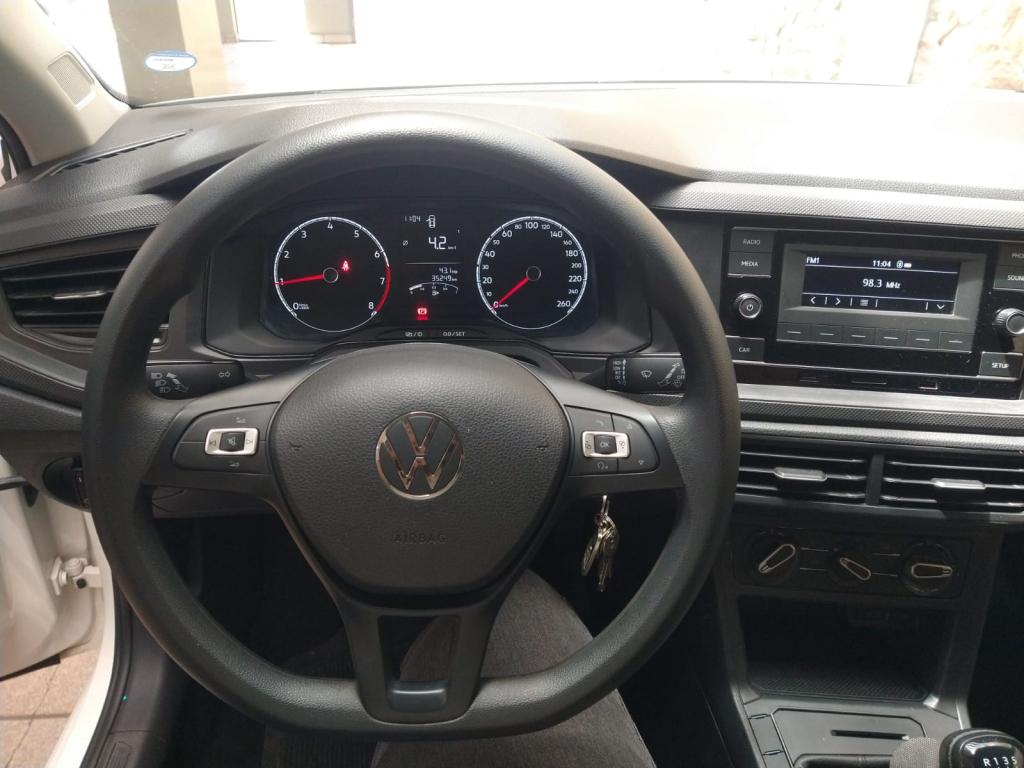 VOLKSWAGEN Polo Hatch - Foto