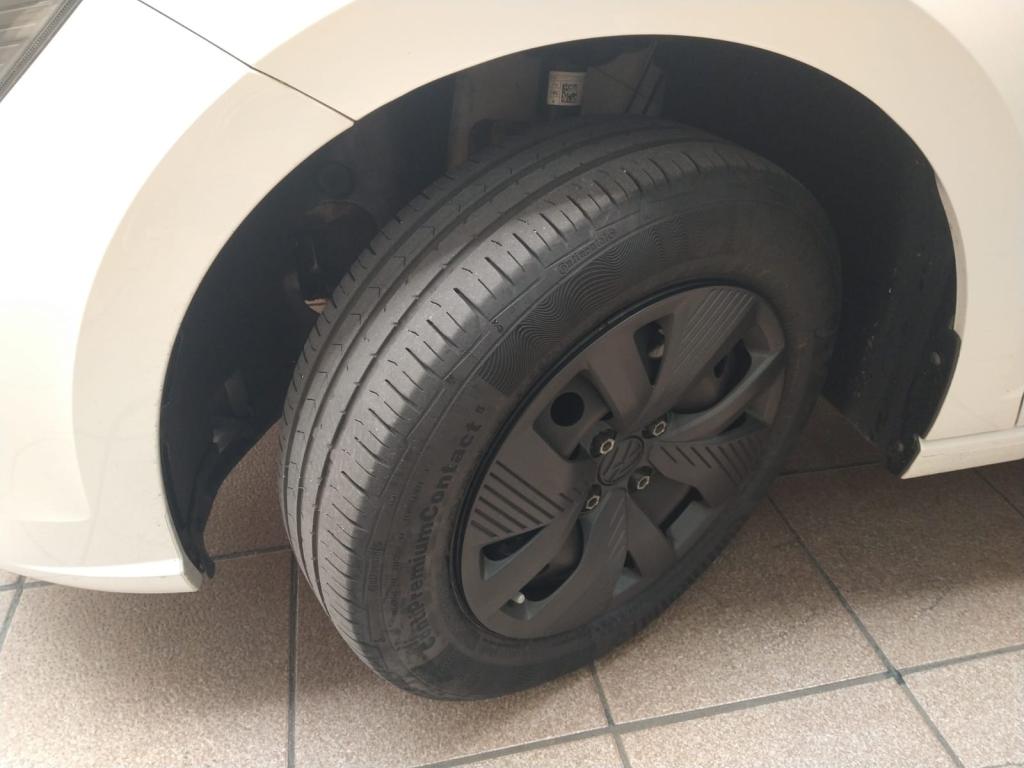 VOLKSWAGEN Polo Hatch - Foto