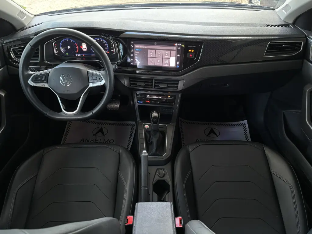 VOLKSWAGEN Polo Hatch - Foto