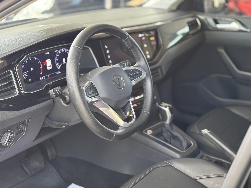 VOLKSWAGEN Polo Hatch - Foto