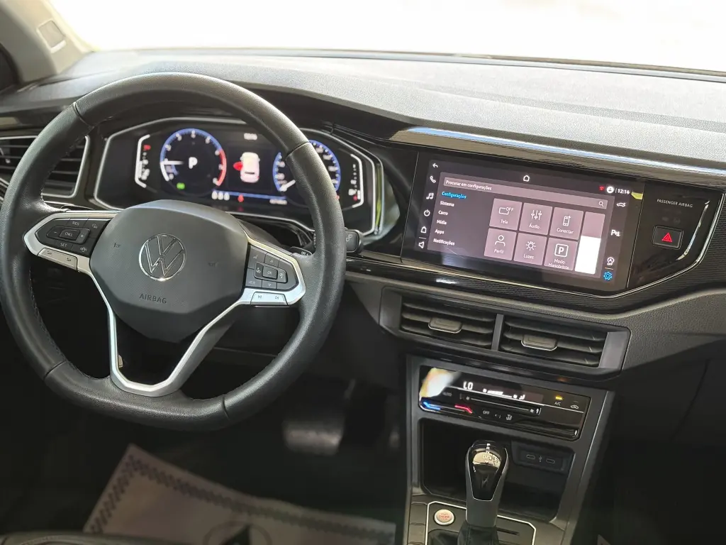 VOLKSWAGEN Polo Hatch - Foto