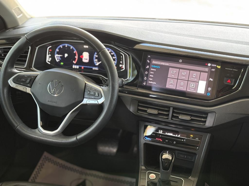 VOLKSWAGEN Polo Hatch - Foto