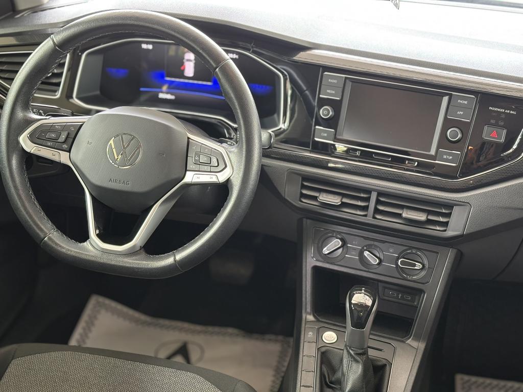VOLKSWAGEN Polo Hatch - Foto