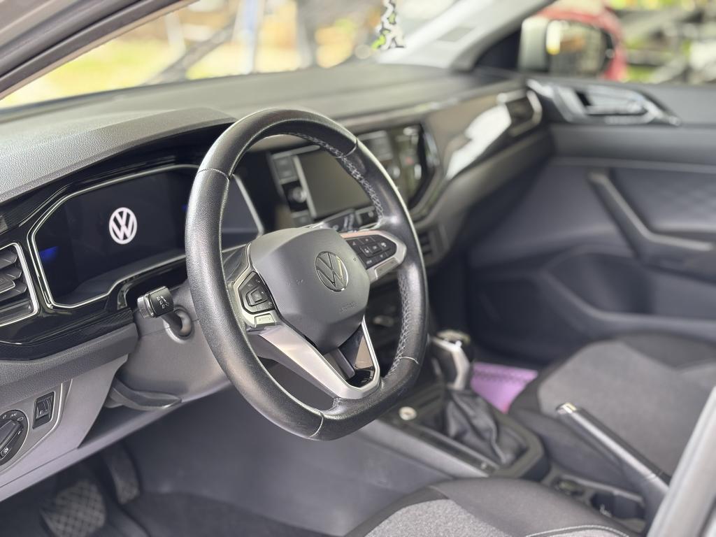 VOLKSWAGEN Polo Hatch - Foto