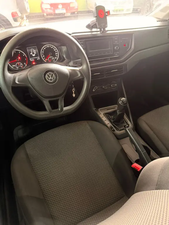 VOLKSWAGEN Polo Hatch - Foto