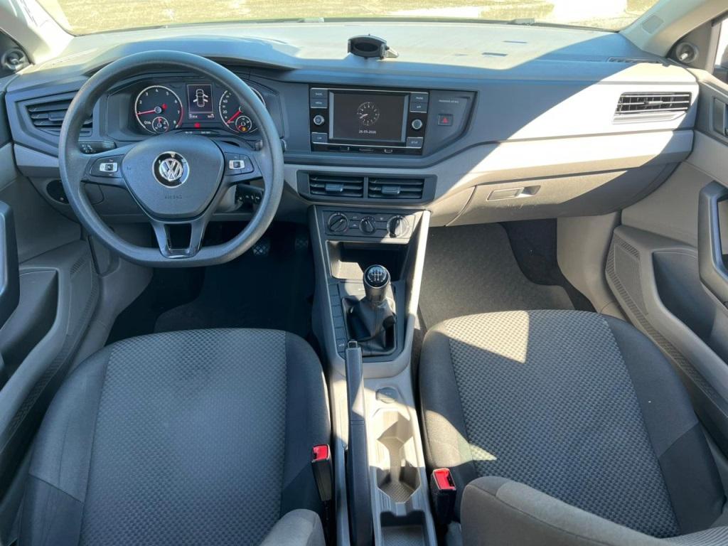 VOLKSWAGEN Polo Hatch - Foto