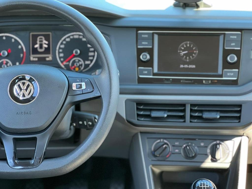 VOLKSWAGEN Polo Hatch - Foto