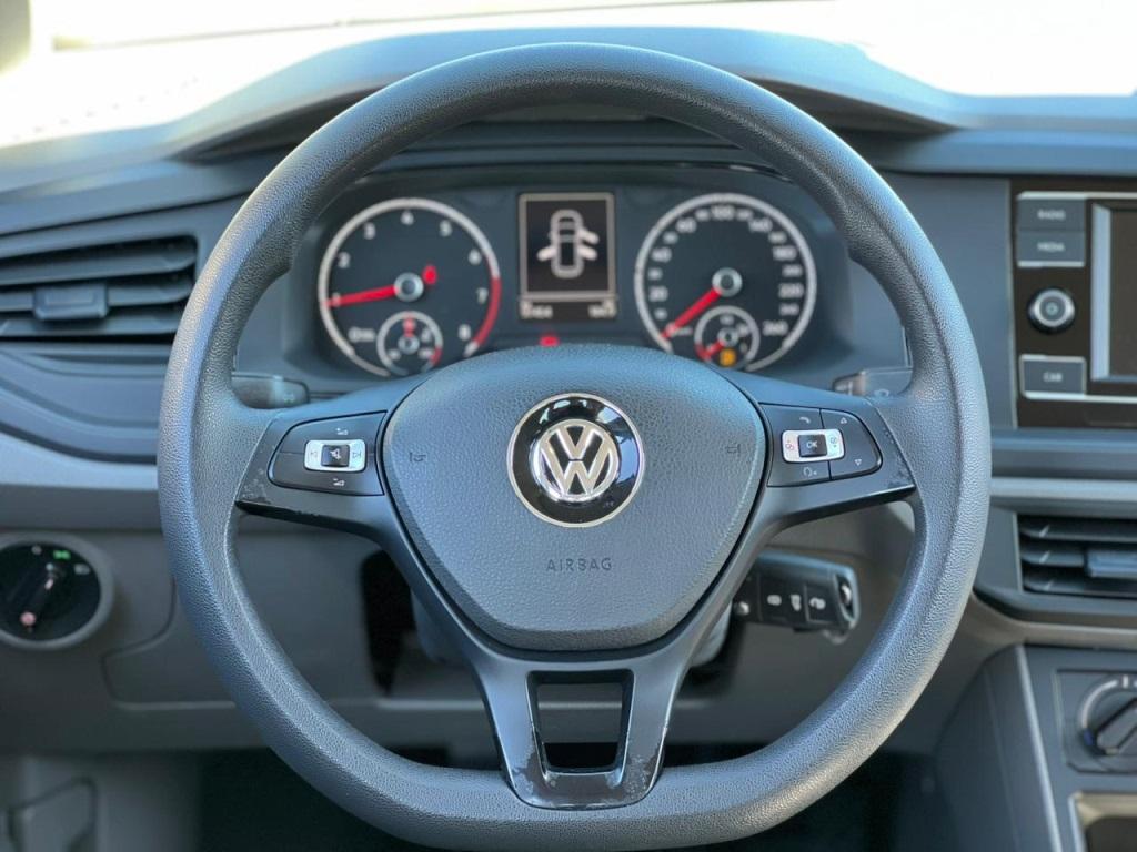 VOLKSWAGEN Polo Hatch - Foto