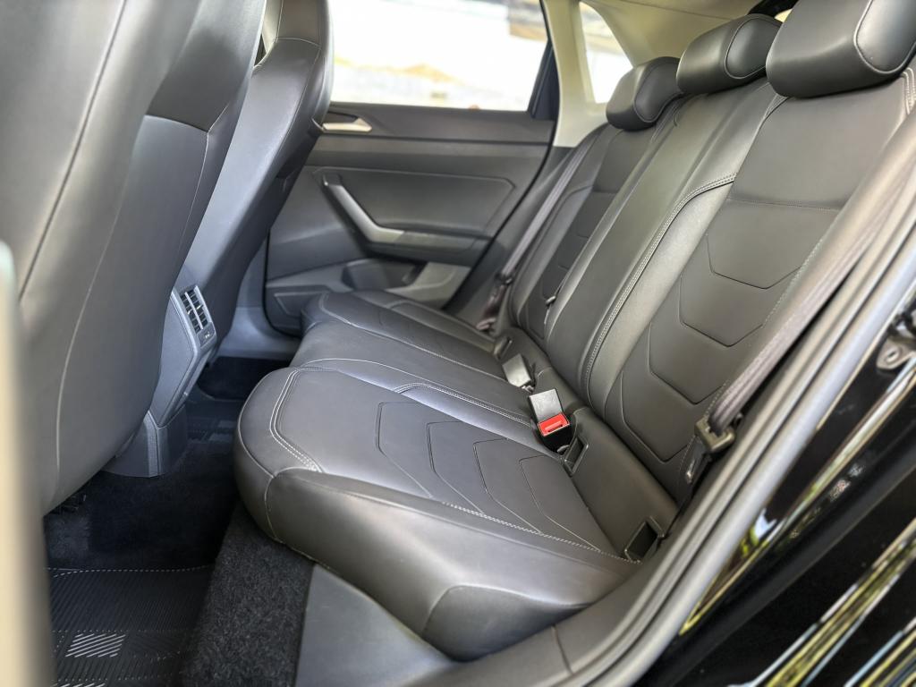 VOLKSWAGEN Polo Hatch - Foto