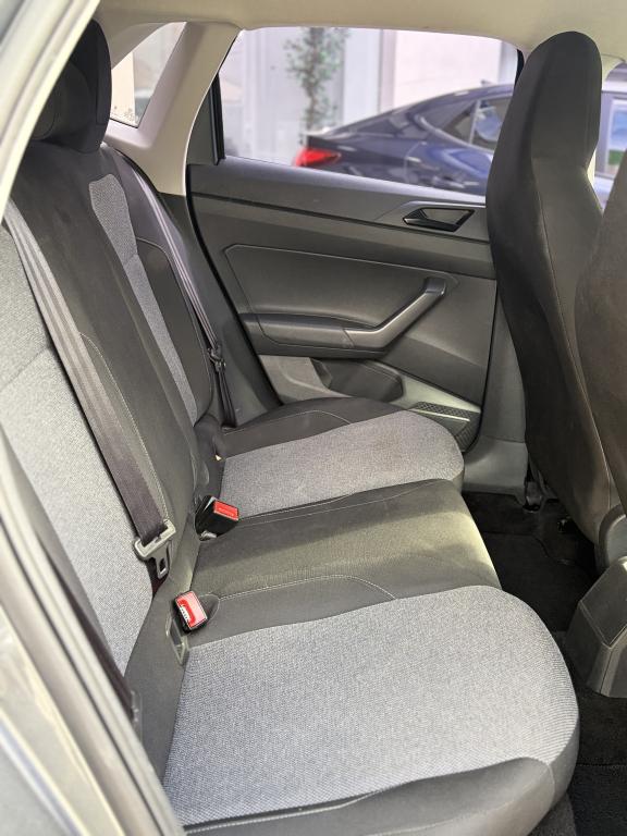 VOLKSWAGEN Polo Hatch - Foto