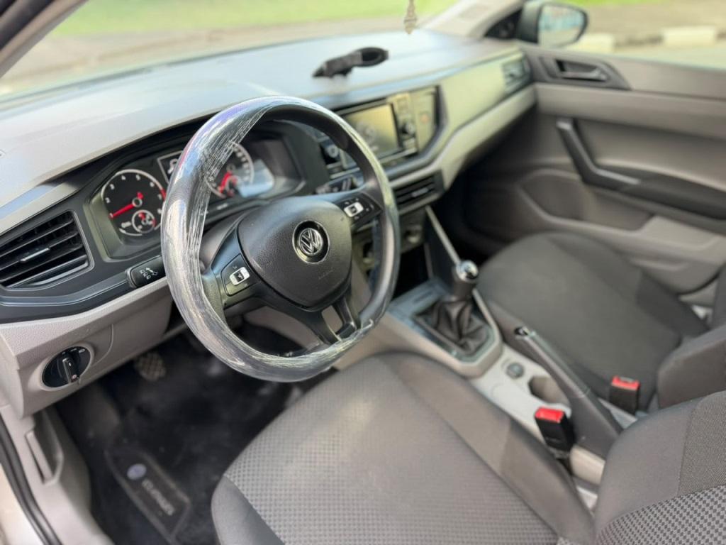 VOLKSWAGEN Polo Hatch - Foto