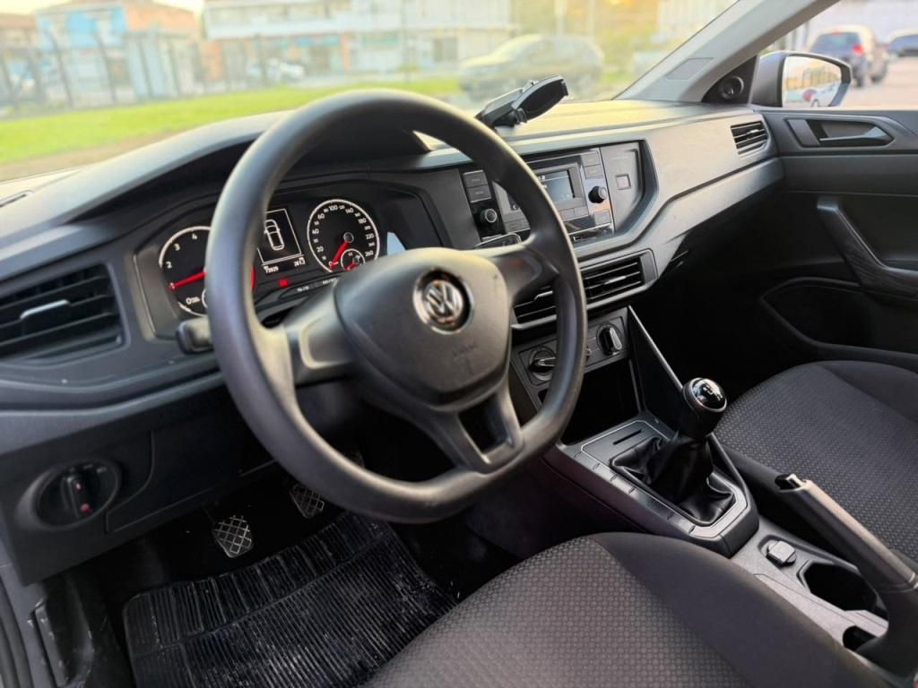VOLKSWAGEN Polo Hatch - Foto