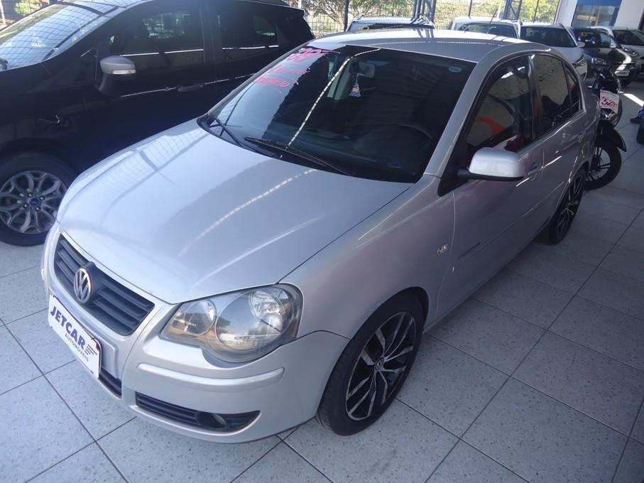 VOLKSWAGEN Polo Sedan