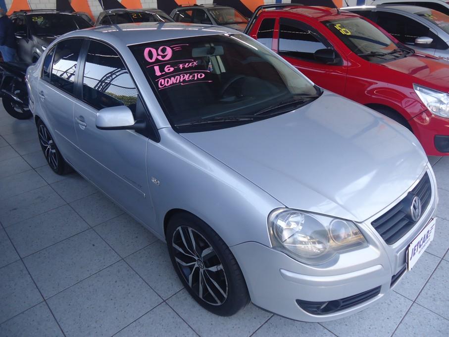 VOLKSWAGEN Polo Sedan - Foto