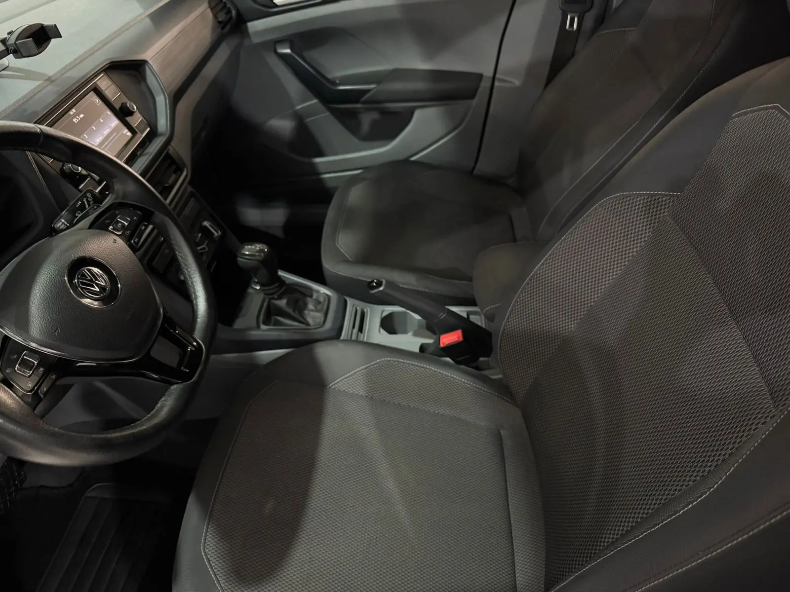 VOLKSWAGEN T-Cross - Foto