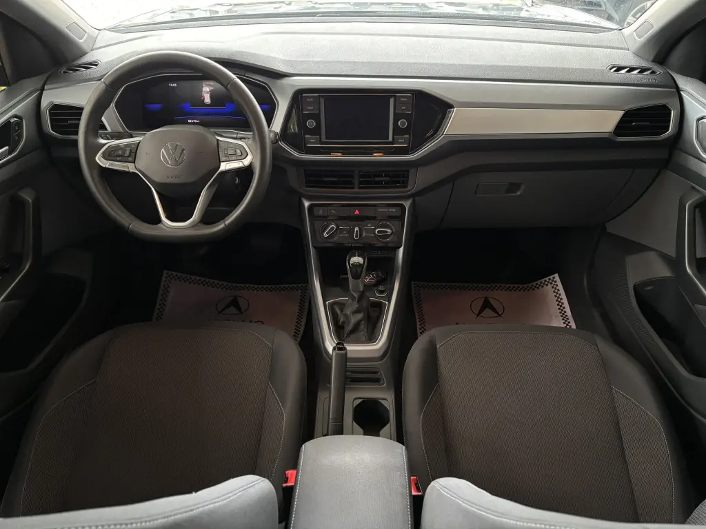 VOLKSWAGEN T-Cross - Foto