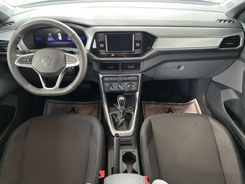 VOLKSWAGEN T-Cross - Foto