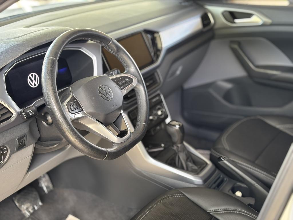 VOLKSWAGEN T-Cross - Foto