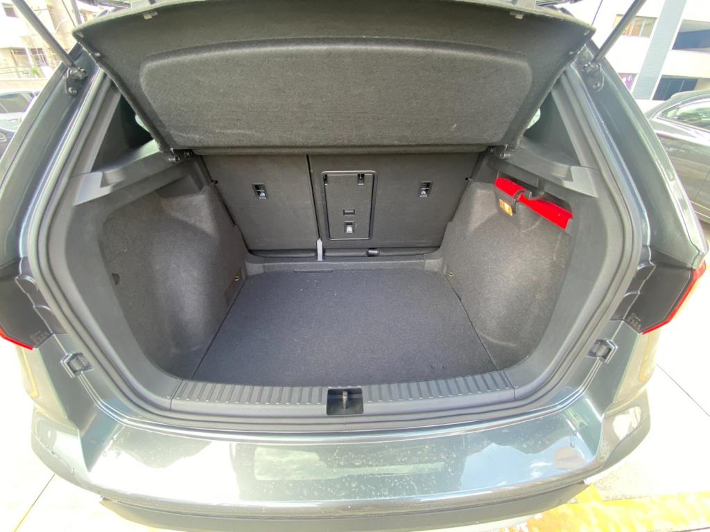 VOLKSWAGEN Taos - Foto