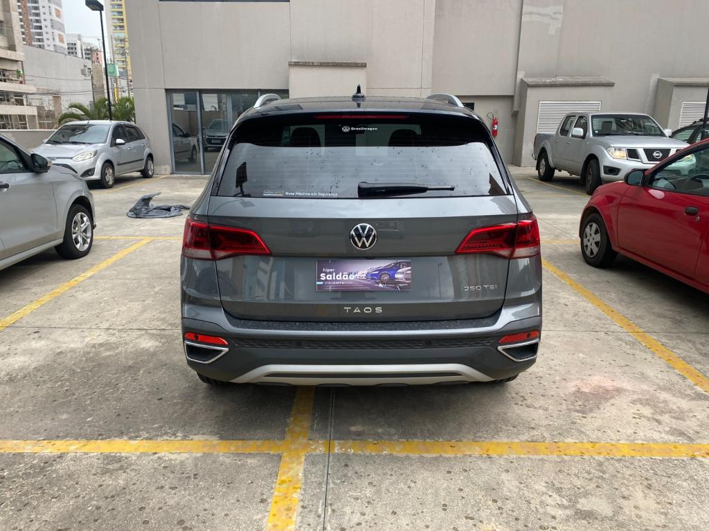 VOLKSWAGEN Taos - Foto